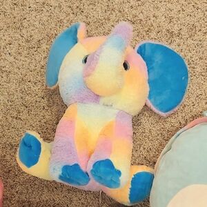 Rainbow Elephant!
